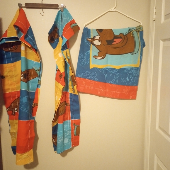 Dan River Vintage Scooby Doo 2 window treatments & 1 standard pillowcase bundle - Picture 3 of 7